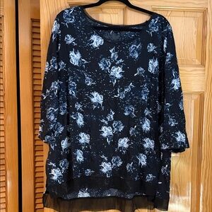 Simply Vera Vera Wang Black and White Floral Blouse